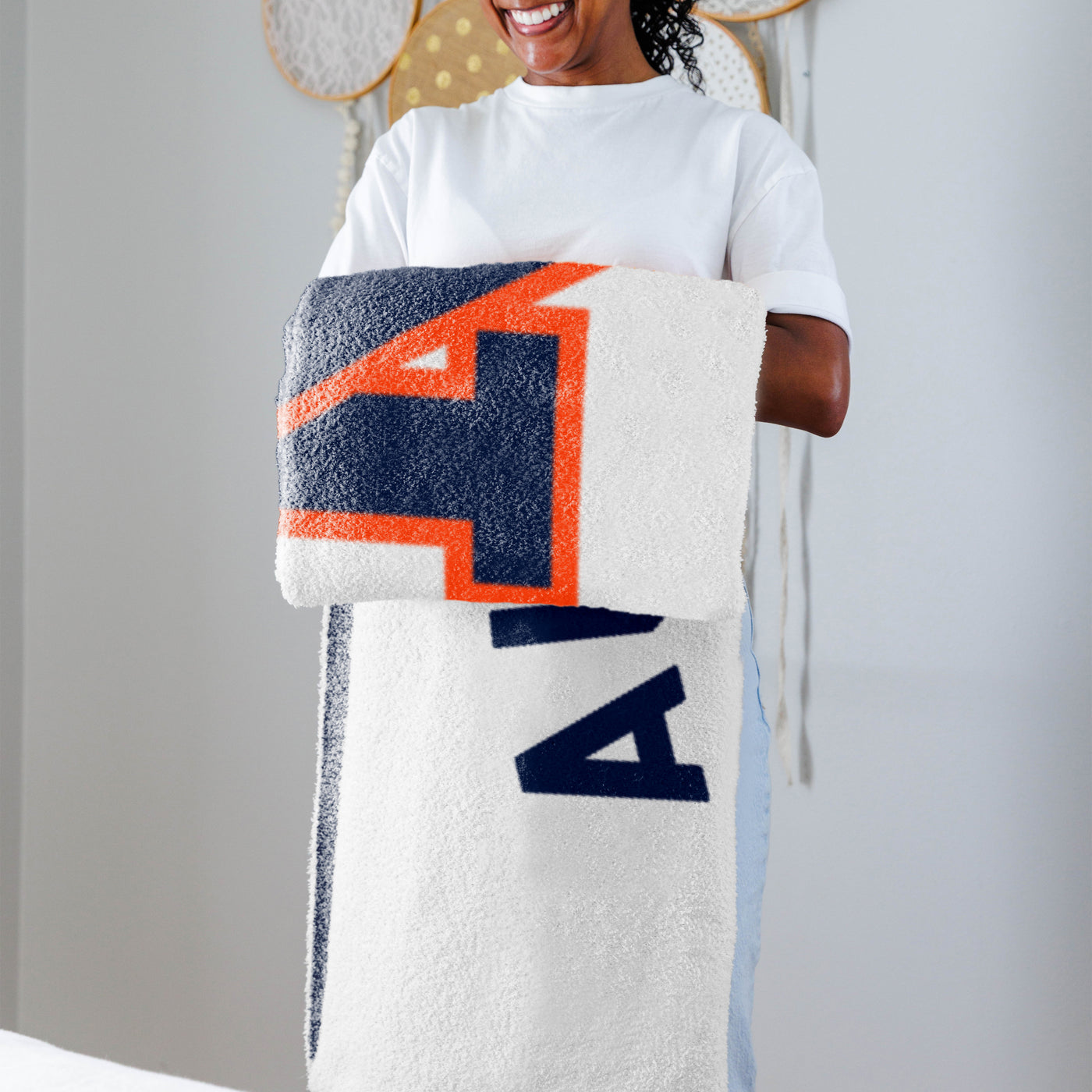 Auburn Luxe Prime Dreams Throw