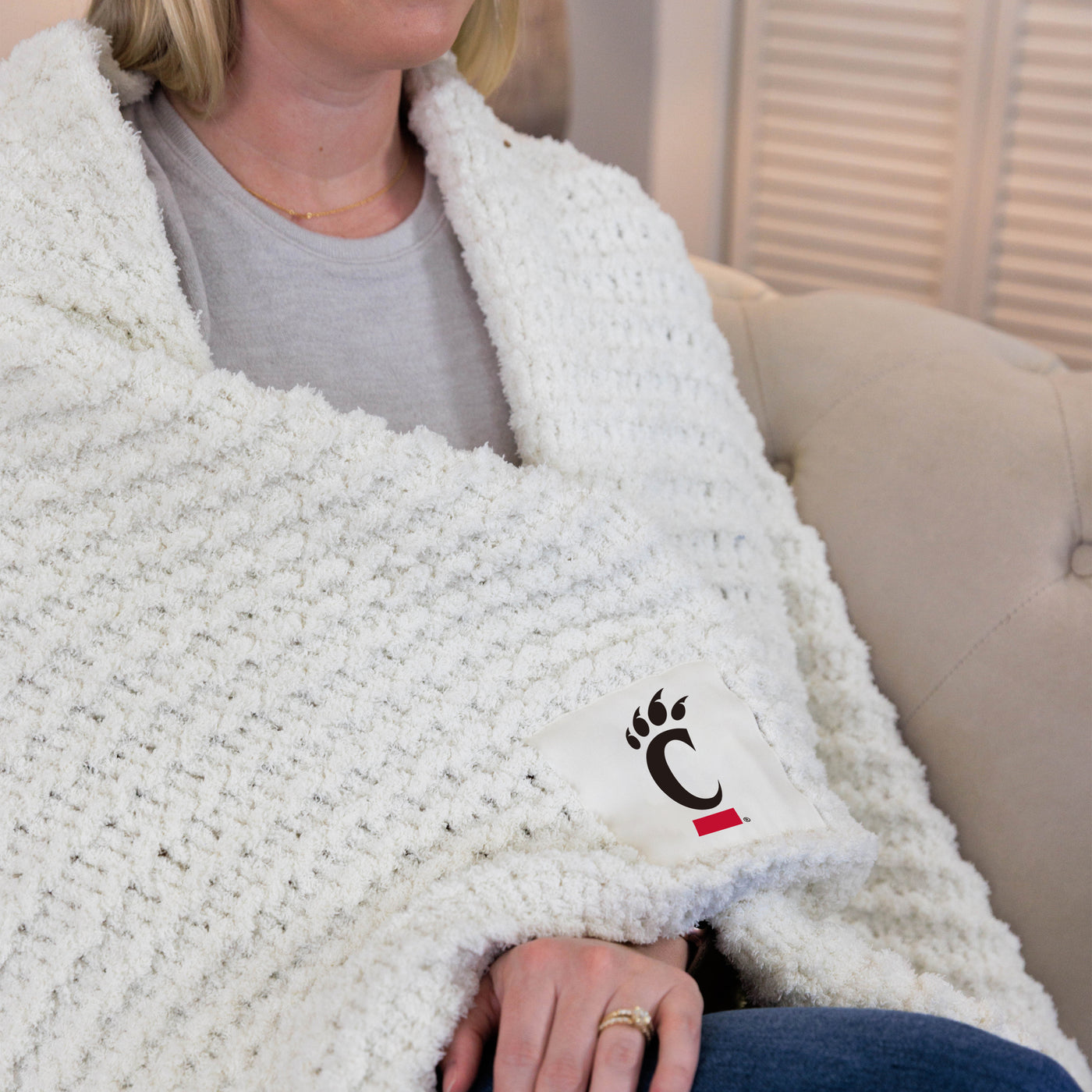 Cincinnati Ivory Cable Knit Throw 50x60