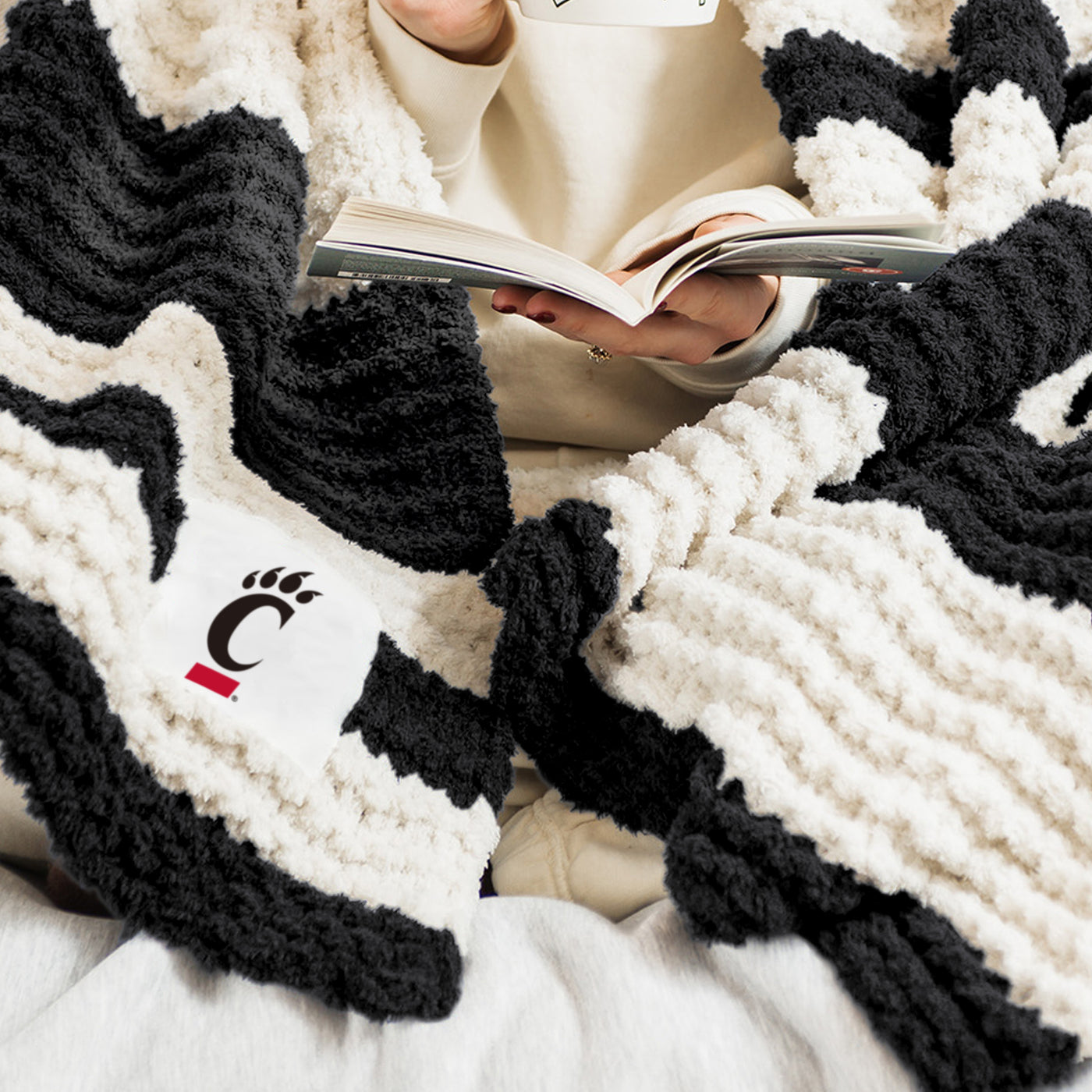 Cincinnati Cable Knit Throw 50x60