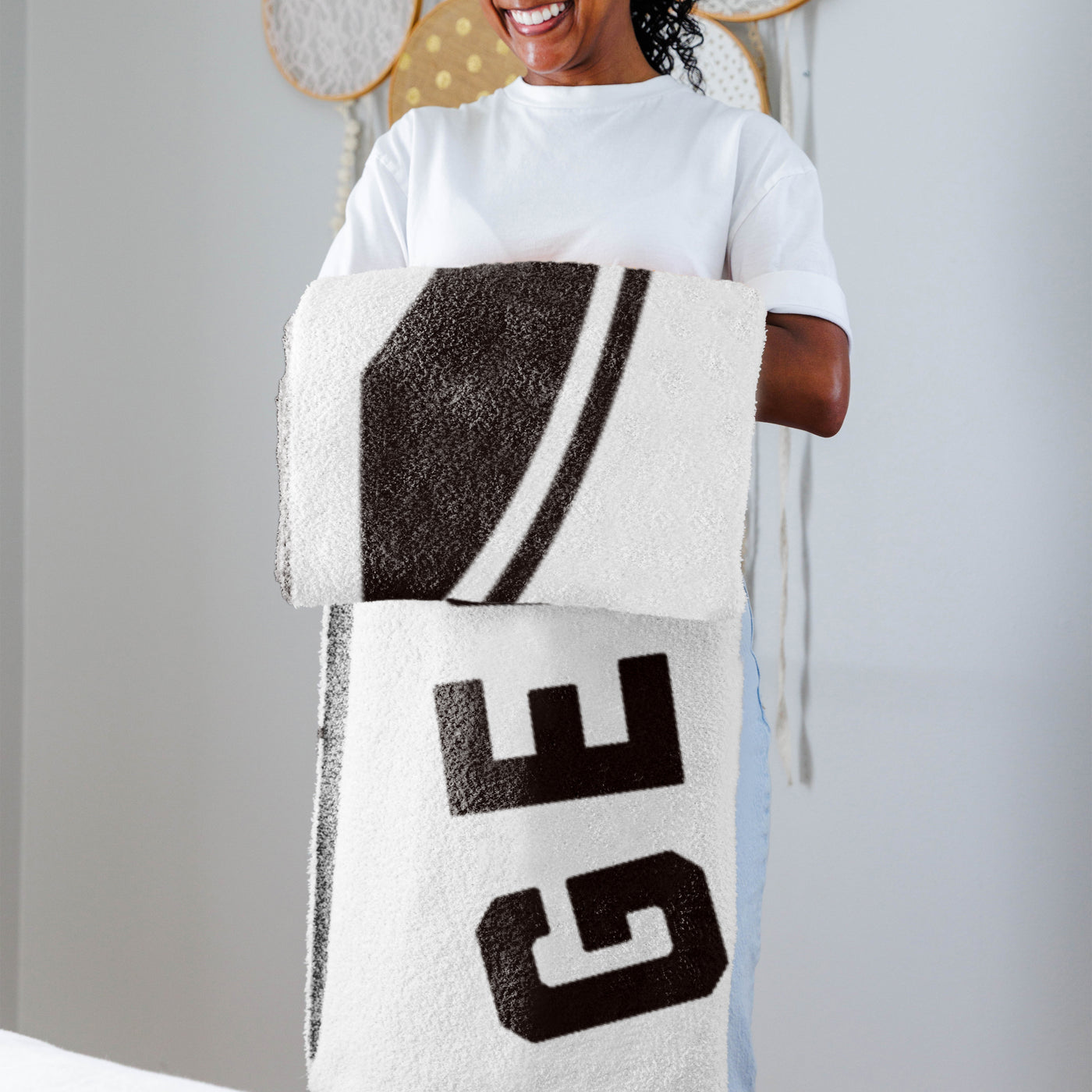 Georgia Prime Luxe Dreams Throw