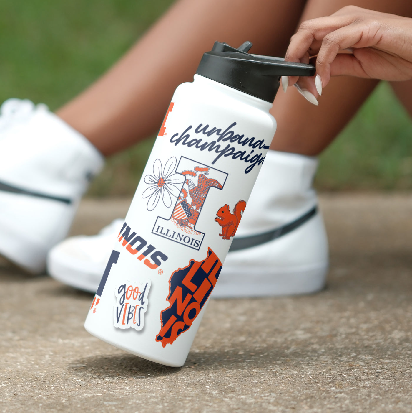 Illinois 34oz Native Quencher Bottle
