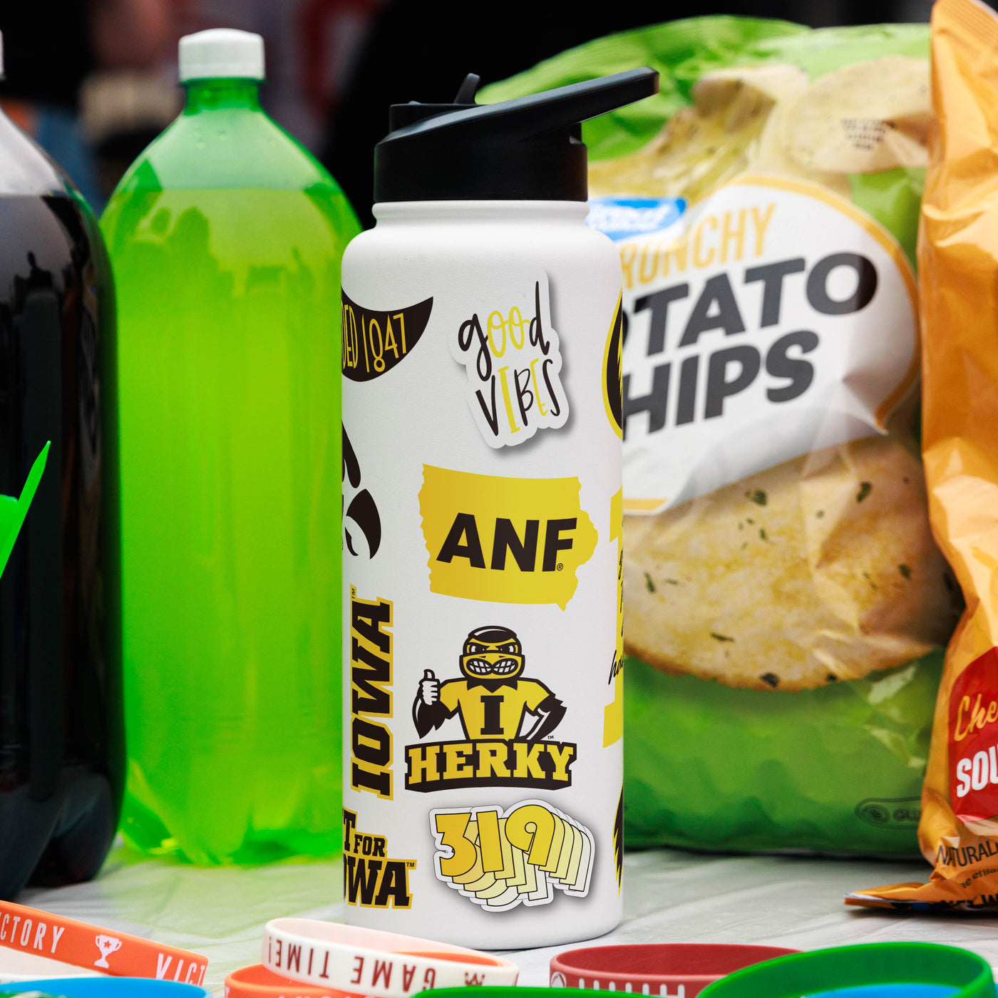 Iowa 34oz Native Quencher Bottle