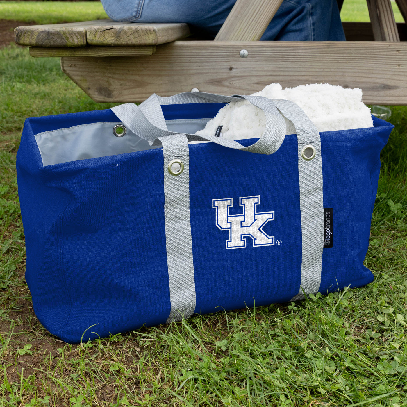Kentucky Crosshatch Picnic Caddy - Logo Brands