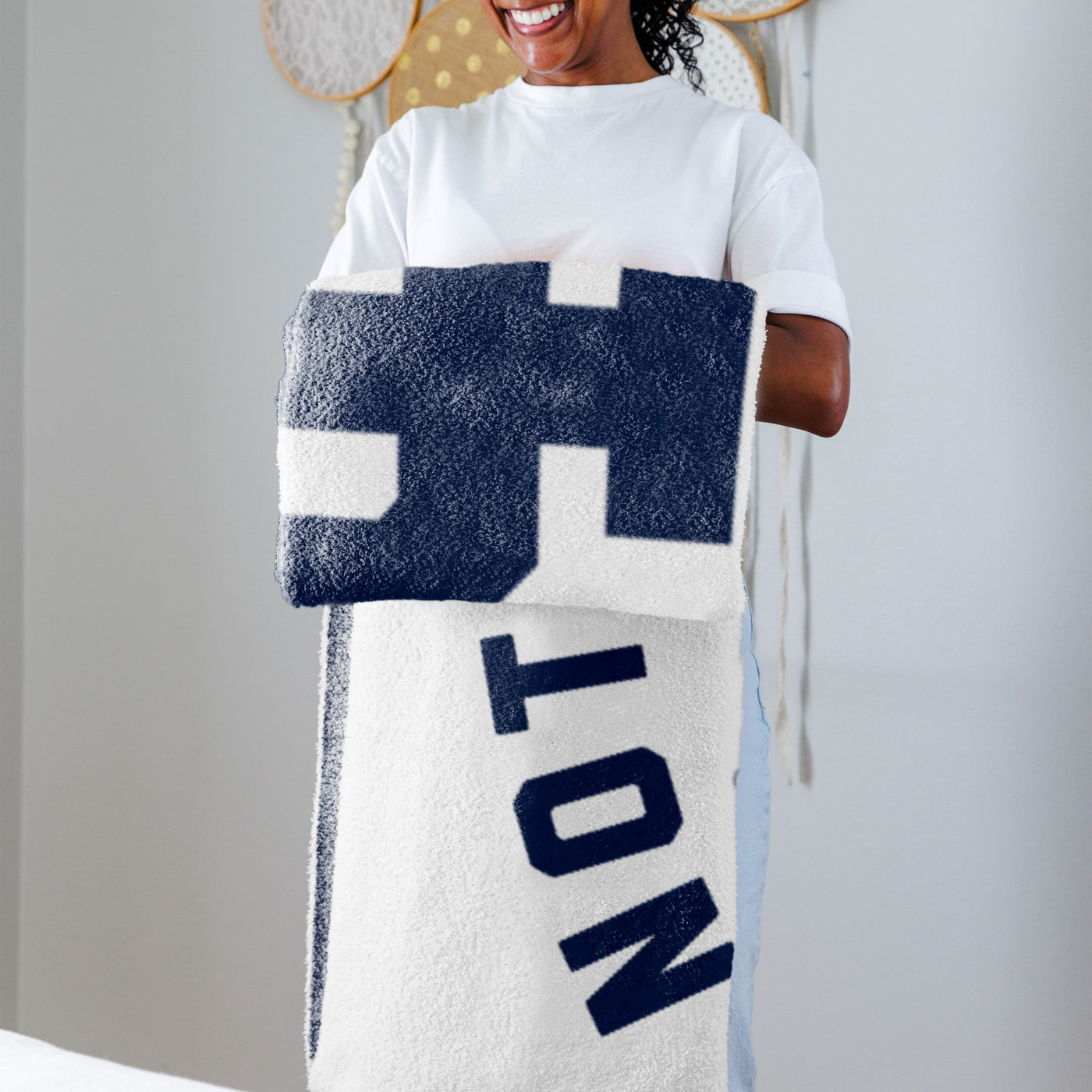 Notre Dame Prime Luxe Dreams Throw