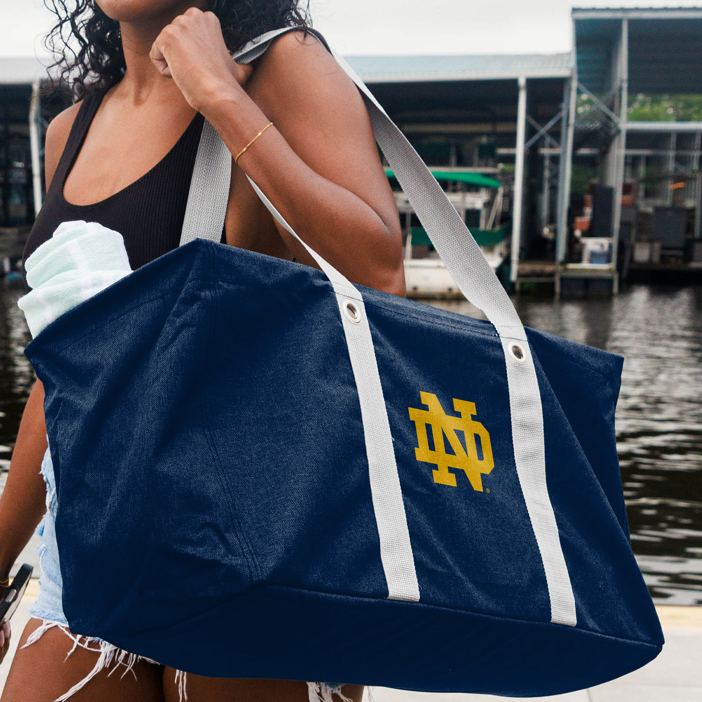 Notre Dame Crosshatch Picnic Caddy - Logo Brands