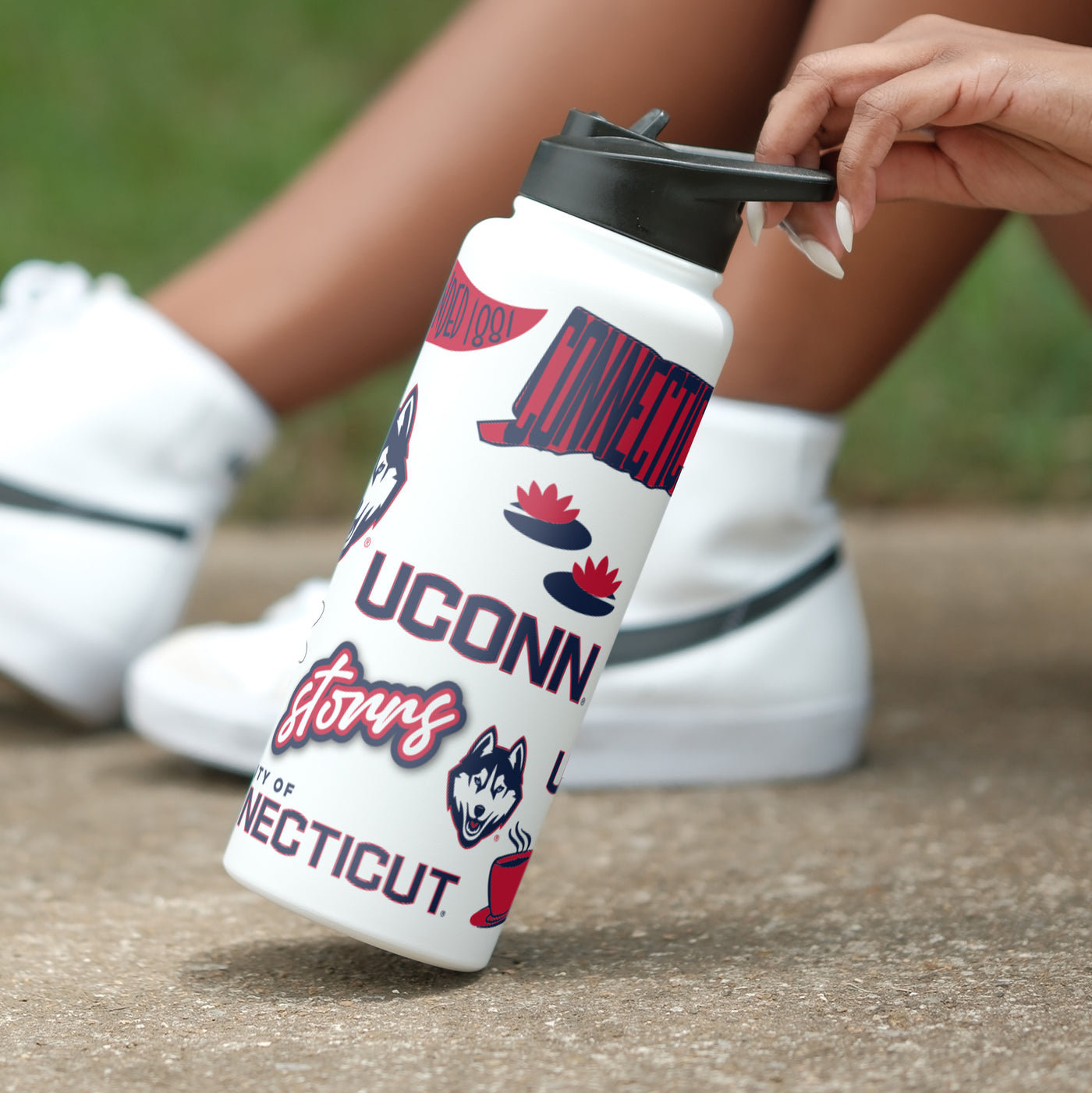 UConn 34oz Native Quencher Bottle