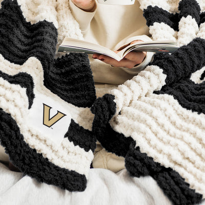 Vanderbilt Cable Knit Throw 50x60