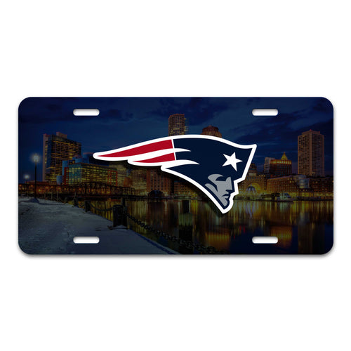 New England Patriots flat metal license plate with team logo and design, perfect for sports fans and vehicle decoration.